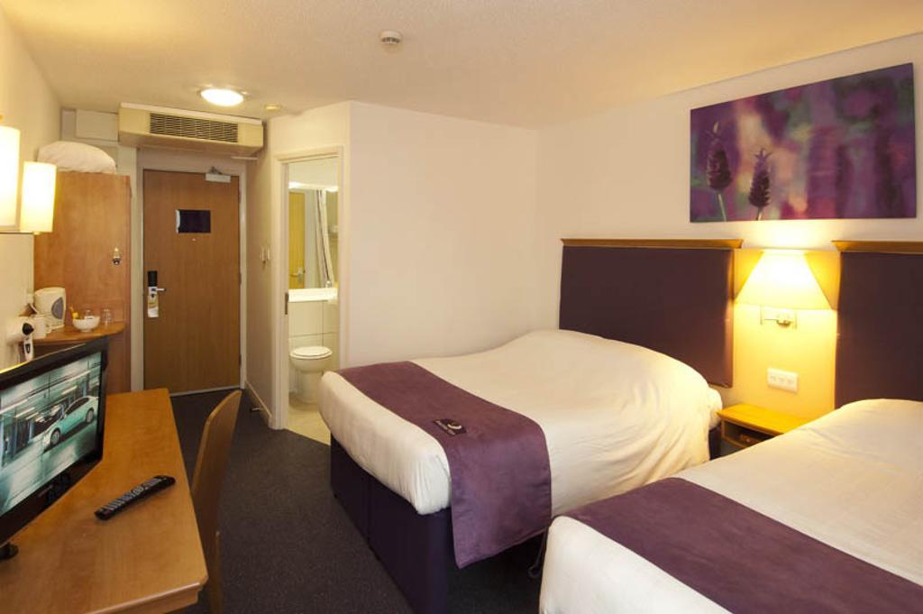 Premier Inn Dublin Airport Swords Exterior foto