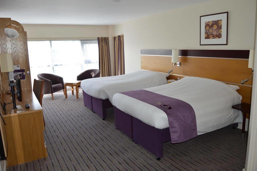 Premier Inn Dublin Airport Swords Exterior foto