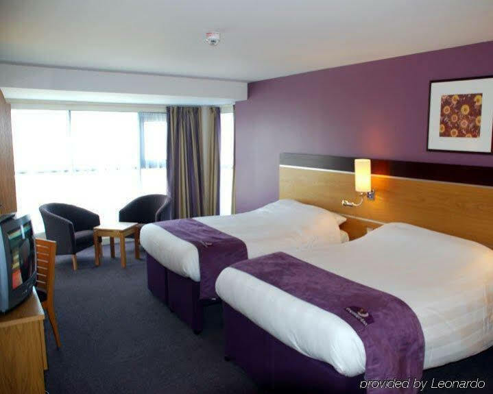 Premier Inn Dublin Airport Swords Exterior foto